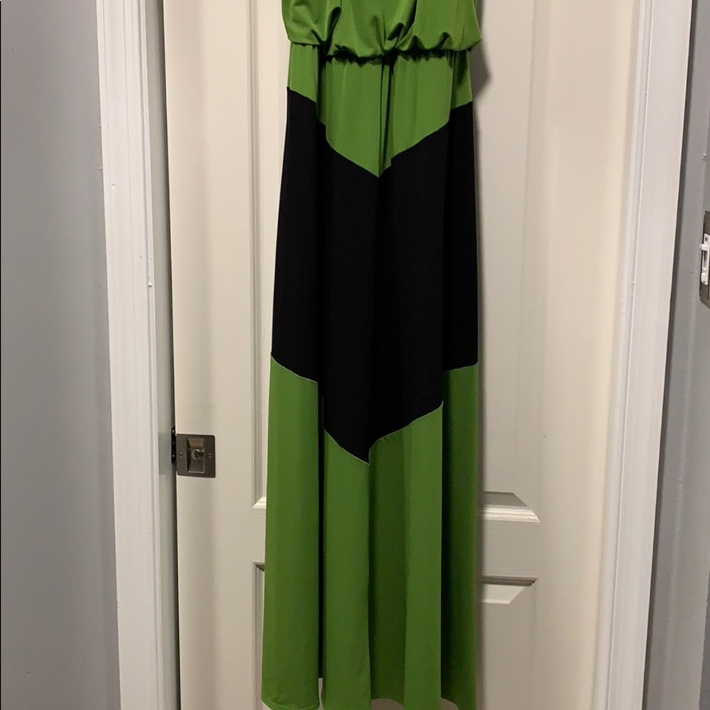 Dress - Picture 3 of 5